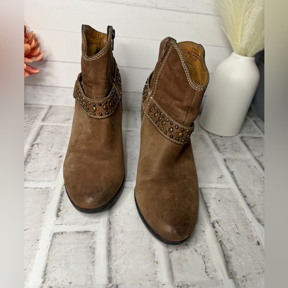 Sofft Brown Leather Studded Ankle Boots Block Heel‎ Western Style Women's Size 6 - Picture 3 of 6